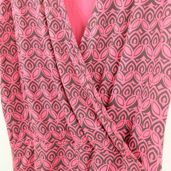 Banana Republic Pattern Red Stretch V-Neck Top M - Picture 2 of 8